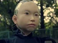 В Японии создали андроида-ребенка, который умеет улыбаться