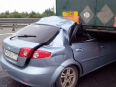 В Петербурге девушка выжила в страшном ДТП