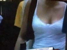 Оператор американского телеканала заснял женские прелести в прямом эфире