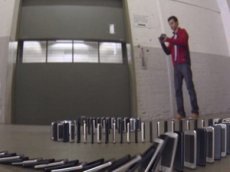 Эффект домино из 10 000 смартфонов iPhone 5