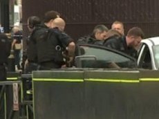 В Лондоне автомобиль врезался в ограждение около здания парламента