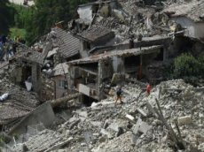 Опубликовано видео с разрушенного землетрясением города в Италии