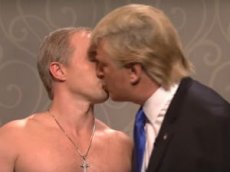В Saturday Night Live показали поцелуй Трампа и Путина