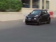 Nissan Juke-R обошел в гонке 3 суперкара