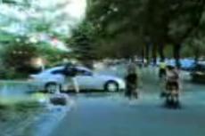 Пешеход разбил «Лексус» бейсбольной битой