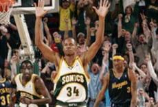 Баскетболист Рэй Аллен совершил феноменальный бросок