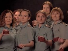 Судебные приставы спели для должников