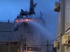 Новейший военный корабль Италии вспыхнул как щепка