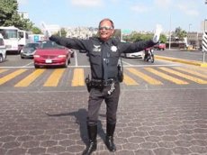 Видео мексиканского гаишника, танцующего под Майкла Джексона, взорвало интернет