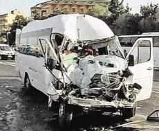 На турецком курорте попал в аварию автобус с отдыхающими