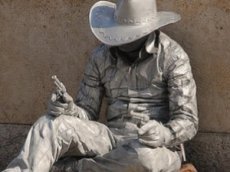 «Статуя» ударила надоедливого туриста