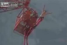 В Хьюстоне 80-летняя бабуля прыгнула с тарзанки