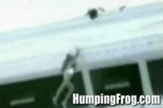 В Камбодже студентка выбросилась с крыши здания