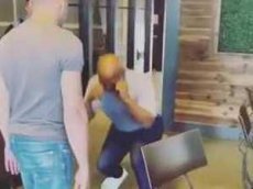 53-летний Майк Тайсон дал урок бокса бойцу смешанного стиля