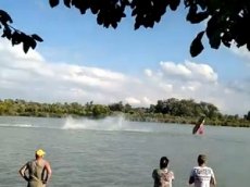 Гибель участника соревнований по водно-моторному спорту попала на видео