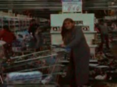 В Чили армия пытается сдержать мародёров