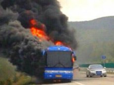 Страшные кадры: люди заживо сгорели в автобусе