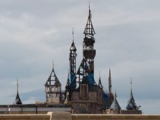 Бэнкси выпустил рекламу своего парка аттракционов Dismaland
