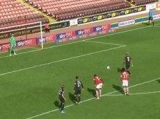 Нападающий «Чарльтона» исполнил ленивый пенальти