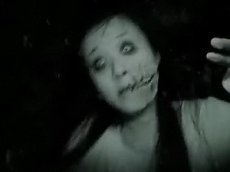 В Японии создали самую страшную рождественскую рекламу