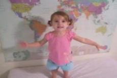 Двухлетняя девочка выучила наизусть  карту мира