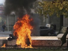 Женщина подожгла себя возле президентского дворца в Болгарии