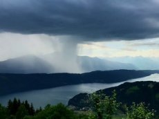 В Сети появилось видео «спустившегося с неба» цунами