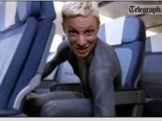 Авиакомпания сняла видео о безопасности с голыми пилотами