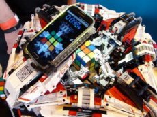Робот из Lego собрал кубик Рубика быстрее всех в мире