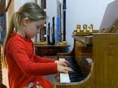 Семилетнюю скрипачку сравнивают с Моцартом