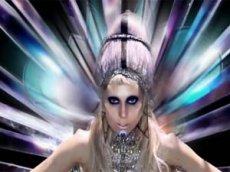 Леди Гага презентовала новый клип на песню "Born This Way"