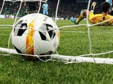 Вратарь совершил ошибку и забил глупейший автогол