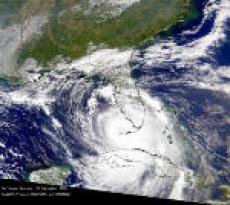 Ураган Дин стремительно движется к Мексике