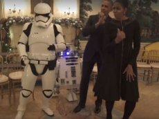 Барак Обама станцевал со штурмовиками из «Звездных войн»