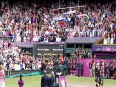 Флаг США упал во время награждения на Играх-2012