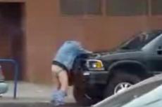 Полиция арестовала мужчину, который занимался сексом с … автомобилем!