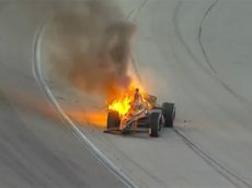 Видеозапись аварии Симоны де Сильвестро в гонке IRL