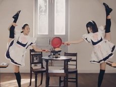 100 самых горячих японских горничных захватили YouTube