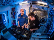 Итальянский астронавт впервые отыграл DJ-сет в космосе