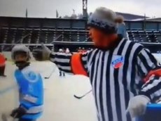 Судья во время хоккейного турнира ударил ребенка