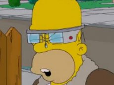 Гомер Симпсон испытывает Google Glass