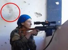 Женщина-снайпер чудом спаслась от пули боевика ИГИЛ