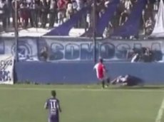 В Аргентине футболист получил смертельную травму во время матча