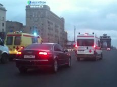 ГИБДД остановило реанимобиль ради проезда  правительственного кортежа