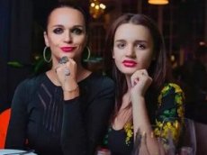 Певица Слава с дочерью зачитали рэп про похмелье