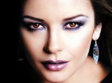 Кэтрин Зета-Джонс снялась в рекламном мини-фильме