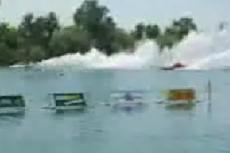 В Турции водный гоночный болид взлетел на воздух