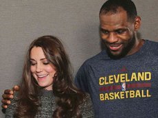 Баскетболист Леброн обнял Кейт Миддлтон