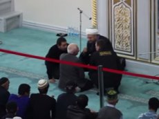 Потасовка за VIP-место в Московской соборной мечети