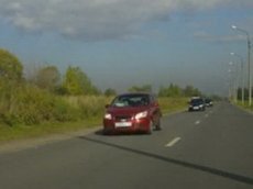 Очевидцы сняли на видео колонну машин с детьми за рулем